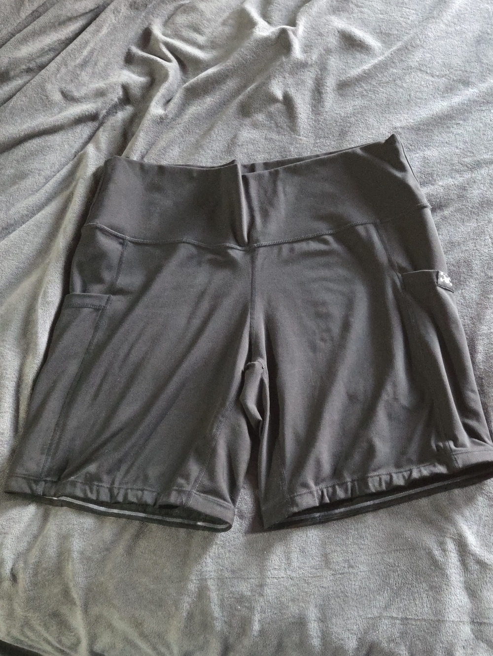 Constantly Varied Gear Black High-Rise Athletic Bike Shorts with Side Pockets 7"